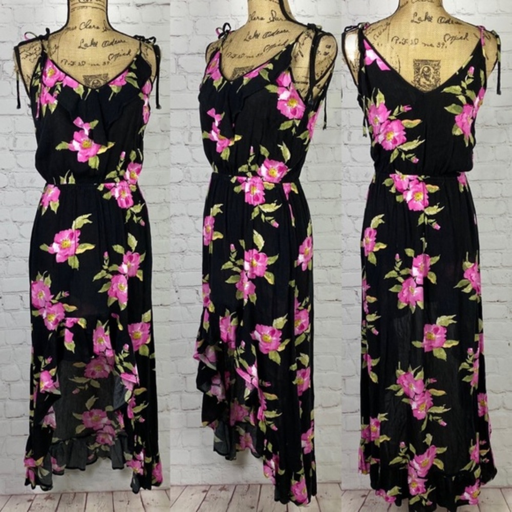 Mimi Chica Crinkly Black Floral Ruffled High Lo Maxi